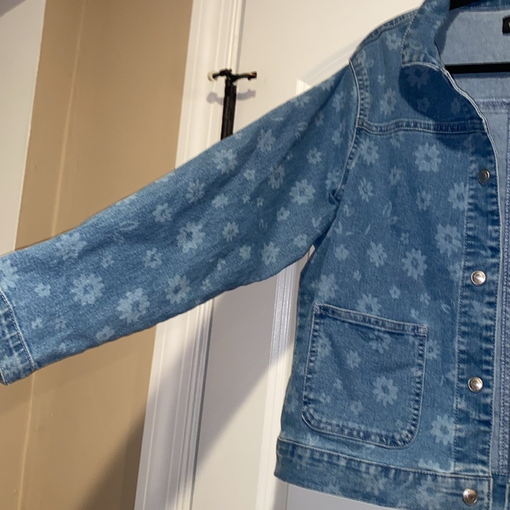 2 DENIM JACKETS ✨ - Picture 4 of 11